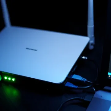 cisa-tp-link-yonlendirici-aciklari-cve-2023-50224-ve-cve-2025-9377-nin-aktif-olarak-istismar-edildigini-belirtti CISA, TP-Link Yönlendiricilerde Kritik Güvenlik Açıklarının Aktif İstismarını Bildirdi