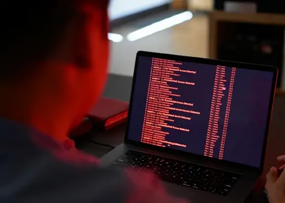 kuresel-phishing-operasyonunda-194-000-kotu-amacli-alan-adiyla-baglantili-smishing-uclusu 194.000’den Fazla Kötü Amaçlı Alan Adıyla Bağlantılı Smishing Operasyonu: Küresel Bir Tehdit Profili