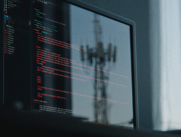 cin-baglantili-unc3886-singapur-telekom-sektorunu-siber-casusluk-kampanyasinda-hedef-aldi Çin Kaynaklı UNC3886, Singapur Telekom Sektöründe Gelişmiş Siber Casusluk Faaliyetleri Yürütüyor