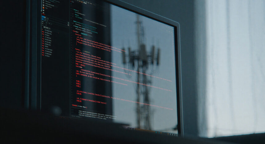 Çin Kaynaklı UNC3886, Singapur Telekom Sektöründe Gelişmiş Siber Casusluk Faaliyetleri Yürütüyor